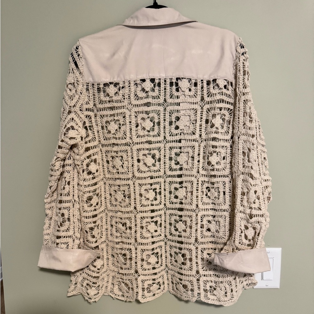 Solitaire Cream Button-Up Top - Picture 2 of 6